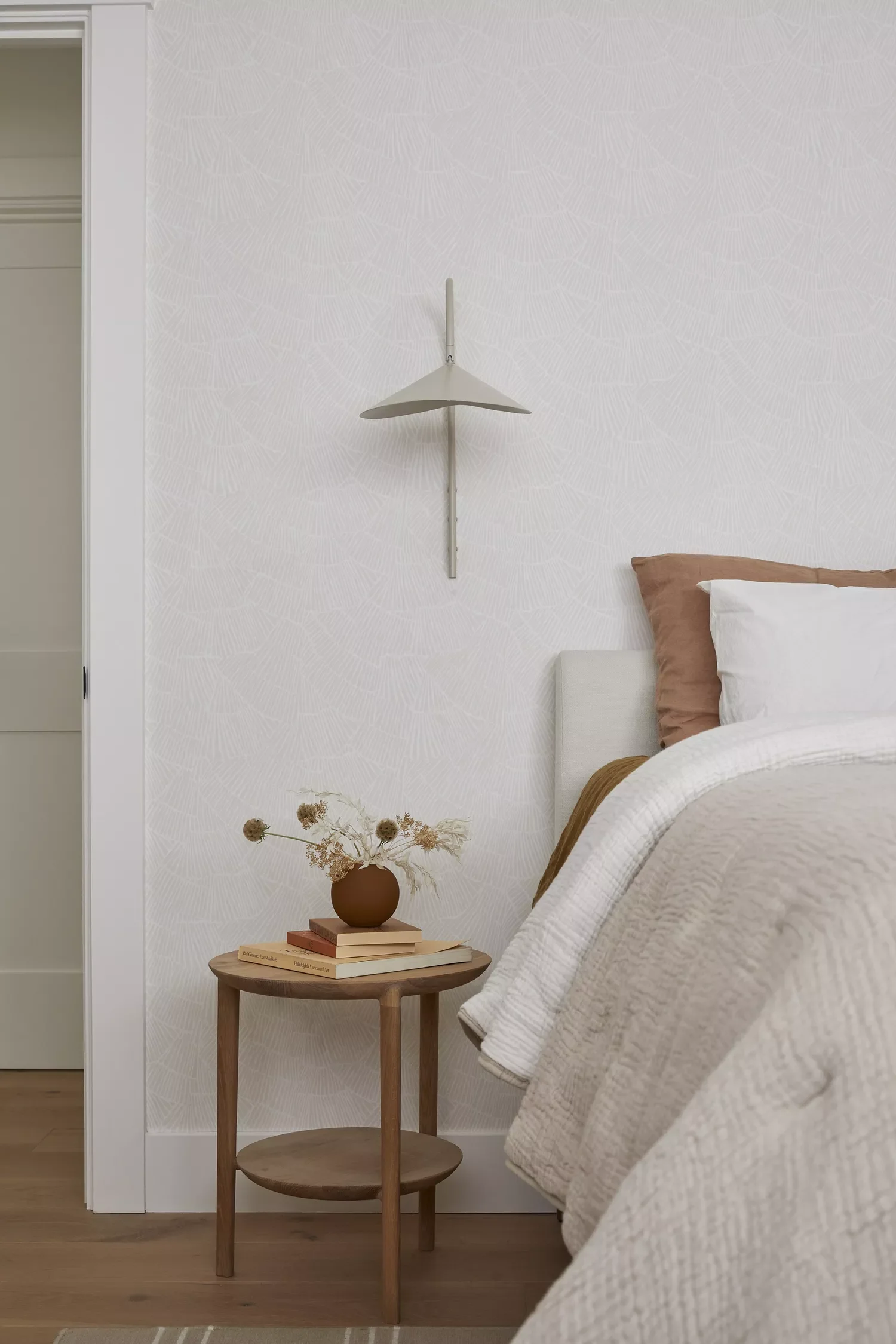 33 Stylish Beige Bedroom Ideas That Will Transform Your Space 7 Minimalist Beige Look
