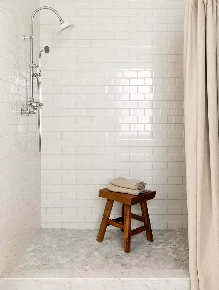 25 Creative Ways to Display Towels That Transform Your Bathroom Storage 21 Minimalist Bench Display