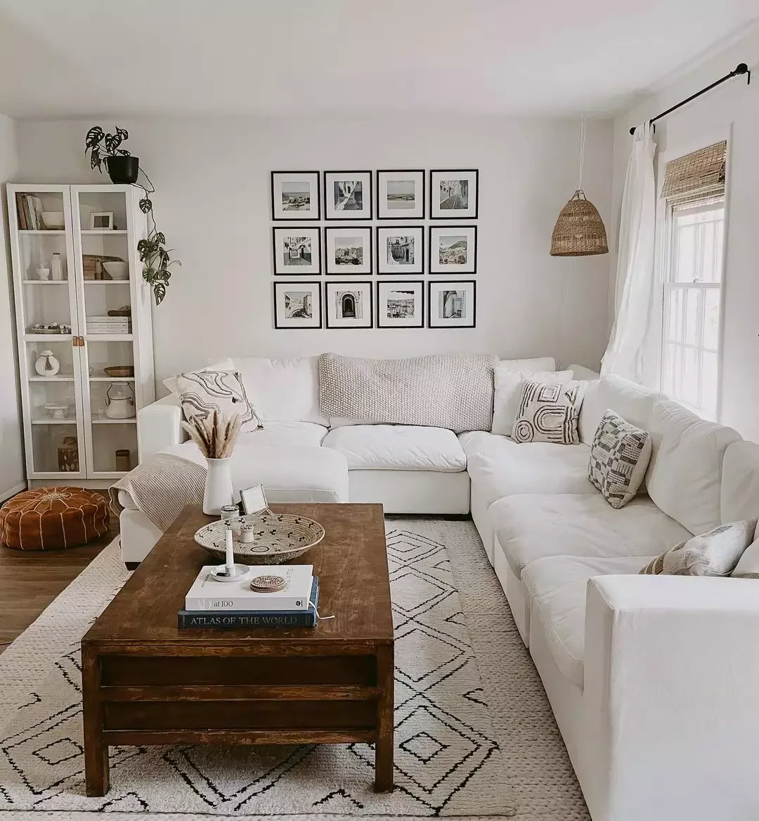 20 Bohemian Decor Ideas to Transform Your Home Into a Relaxing Haven 12 Minimalist Boho Style Living Area