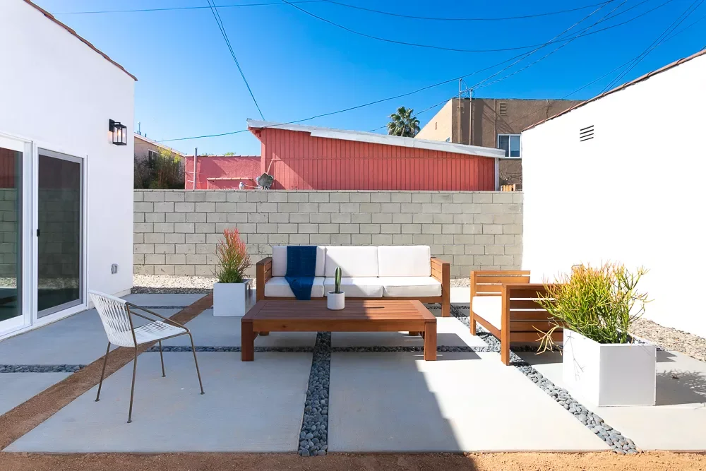 52 Beautiful Courtyard Ideas That Transform Your Outdoor Living Space Minimalist Courtyard
