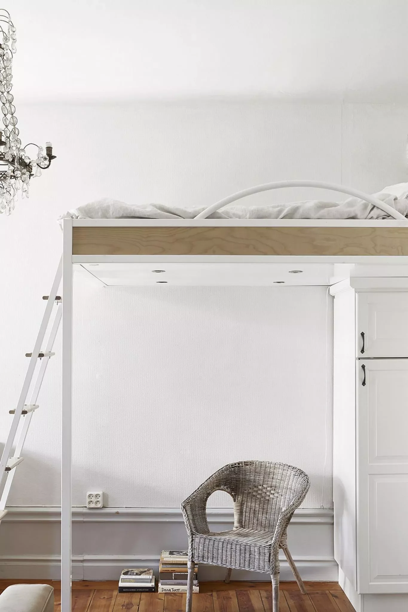 28 Space-Saving Loft Bedroom Ideas That Will Transform Your Small Space 23 Minimalist Glam Loft Bed