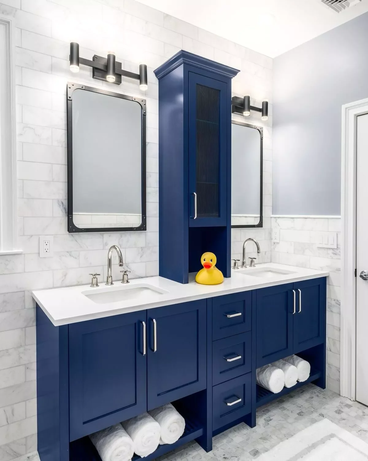 30 Delightful Kid-Friendly Bathroom Ideas That Evolve With Your Children 28 Minimalist Touches
