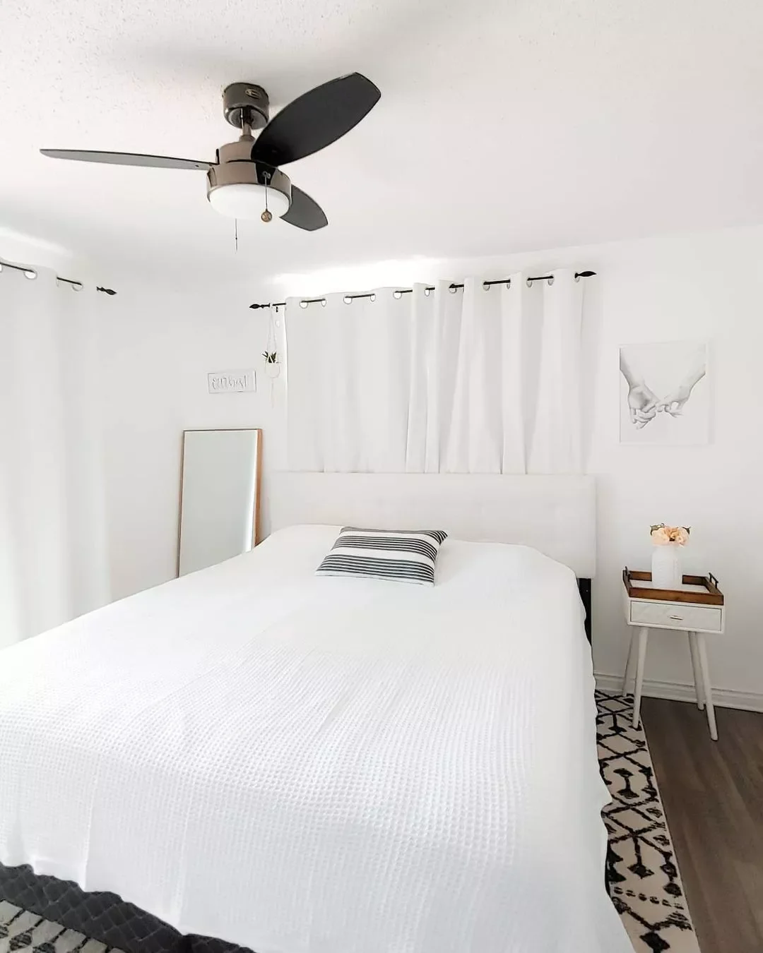 40 White Bedroom Ideas That Will Transform Your Space Into a Stunning Retreat 10 Minimalist White Bedroom