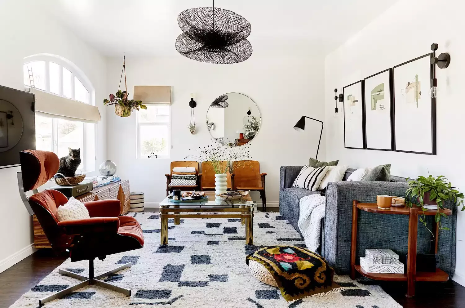 12 Classic Living Room Arrangements That Never Go Out of Style Mismatched Seating Layout