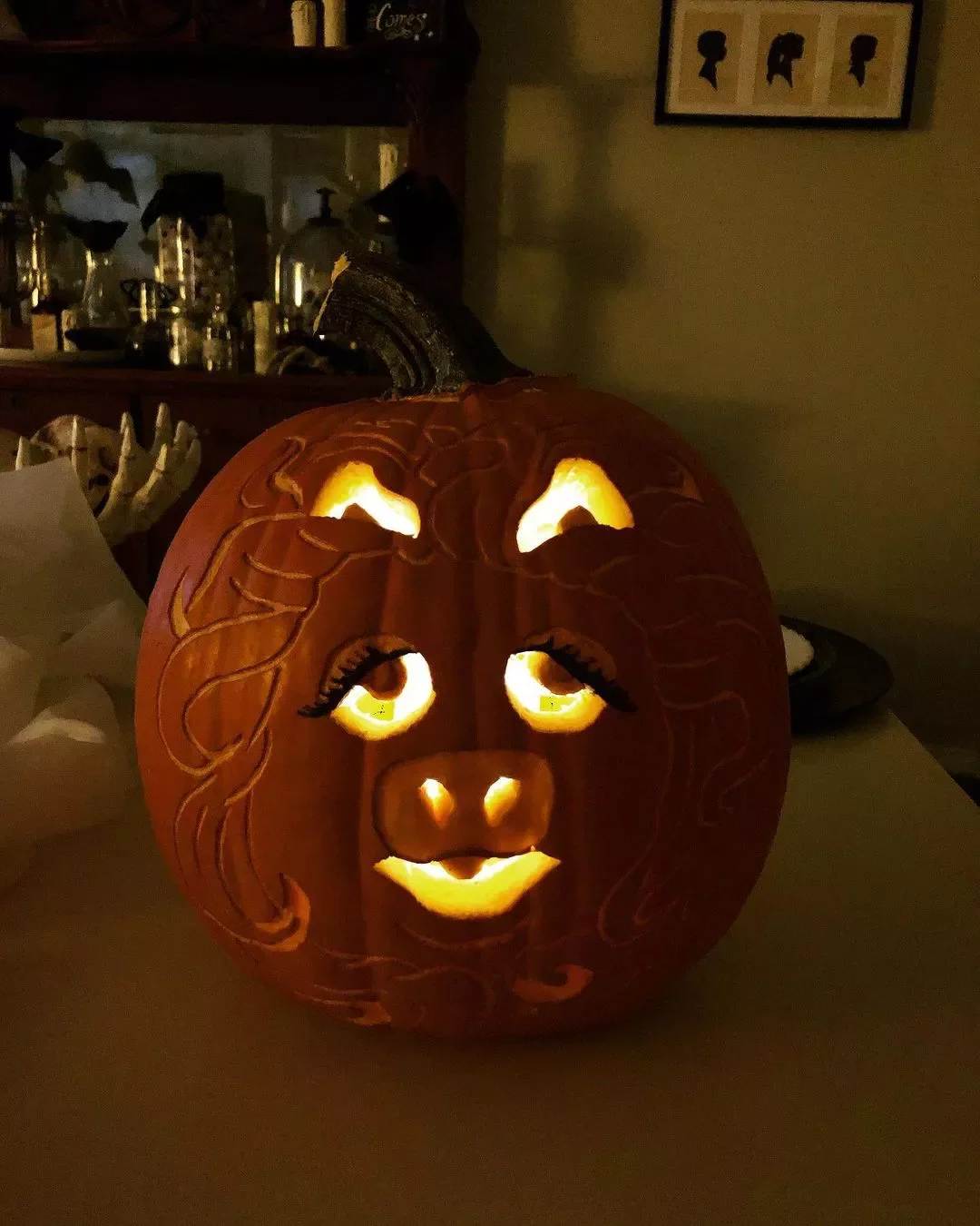 77 Creative Pumpkin Carving Ideas That'll Transform Your Fall Decorating Game 19 Miss Piggy Pumpkin