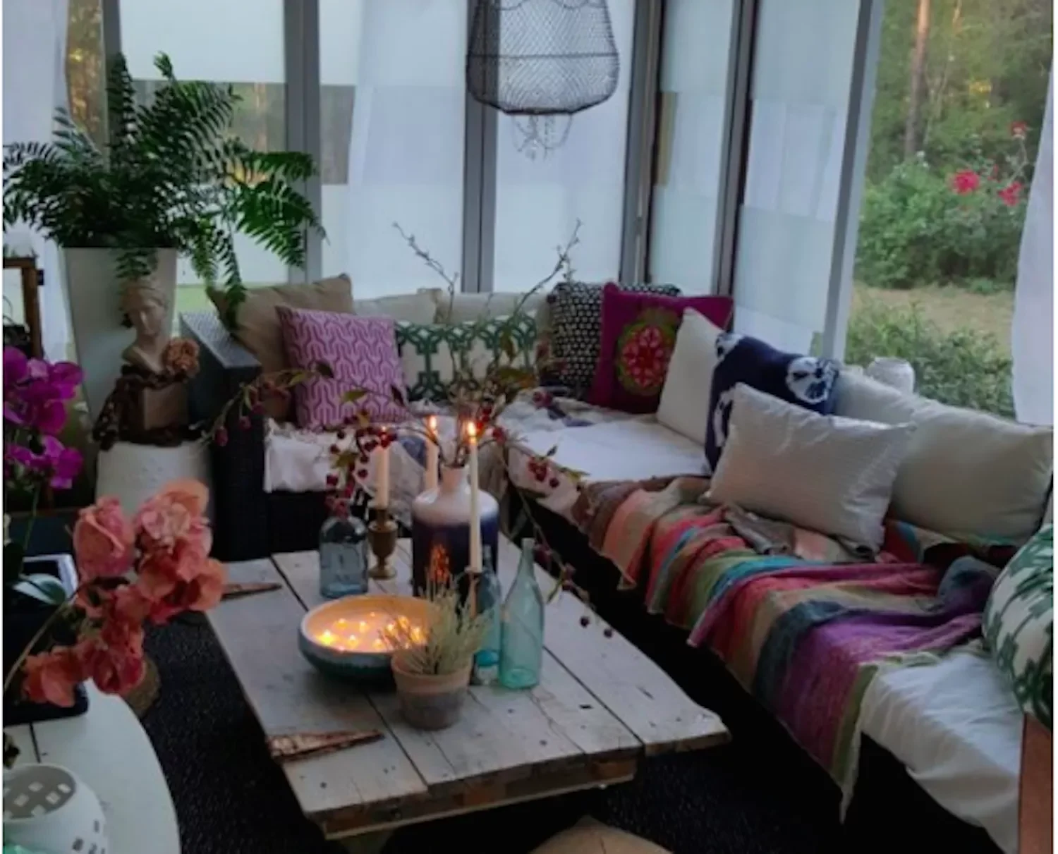 62 Stunning Screen Porch Ideas to Create the Perfect Indoor-Outdoor Retreat Mix Colors and Patterns