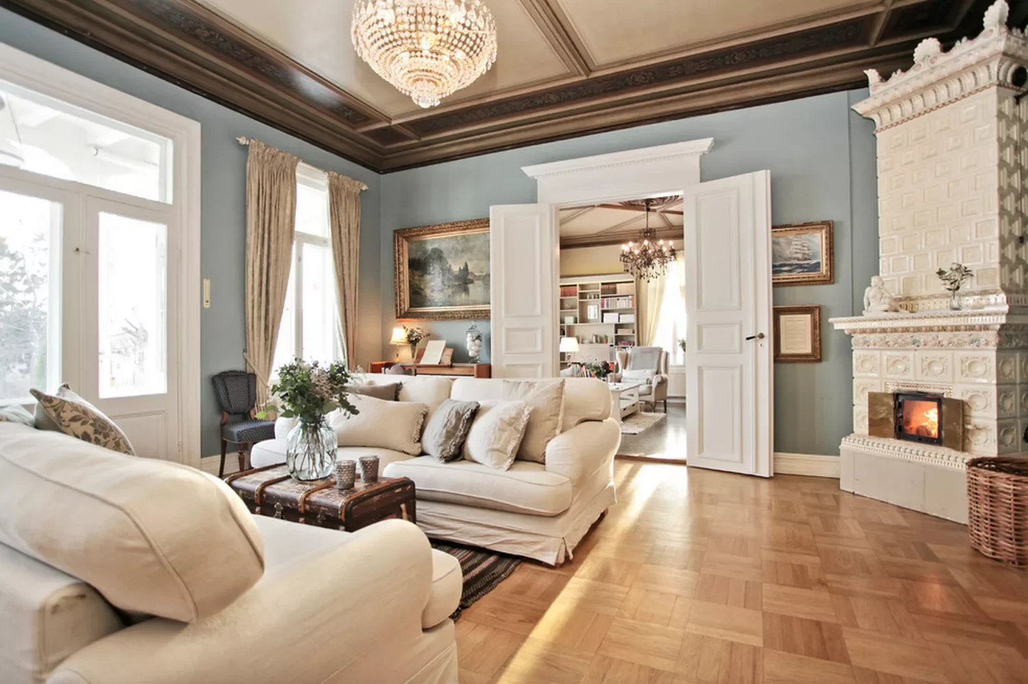 34 Classic Living Room Ideas That Never Go Out of Style Mix Elegance with Comfort