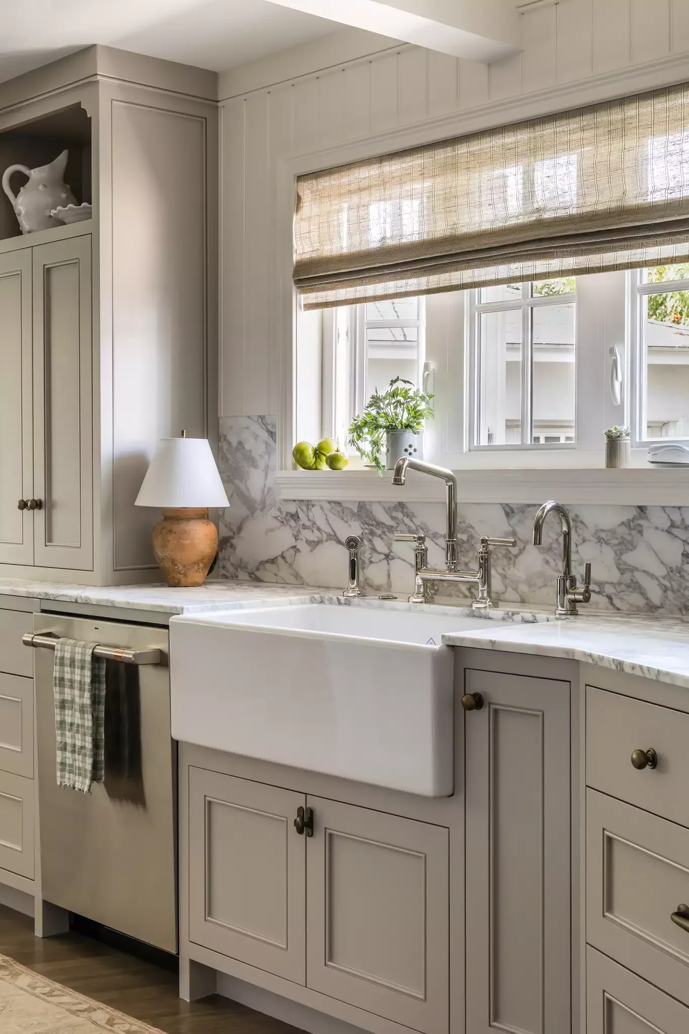 25 Stunning Kitchen Sink Ideas to Transform Your Culinary Space 21 Mix Faucet Shapes