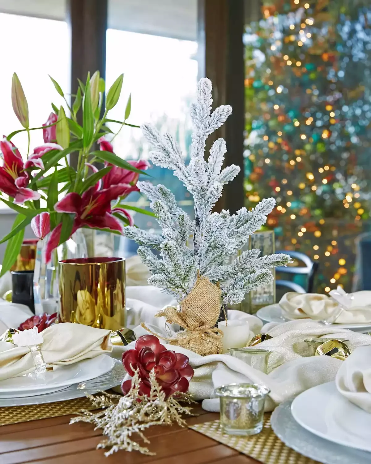 25 Christmas Balcony Ideas That Create a Holiday Wonderland Mix Flowers and Mini Trees