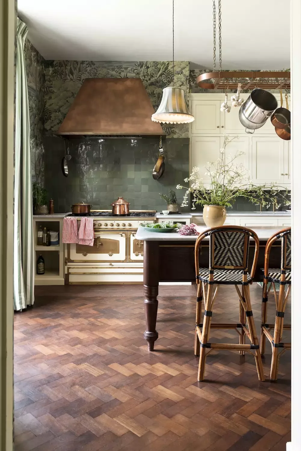 39 Green Kitchen Design Ideas That Never Go Out of Style Mix Green Tile and Wallpaper