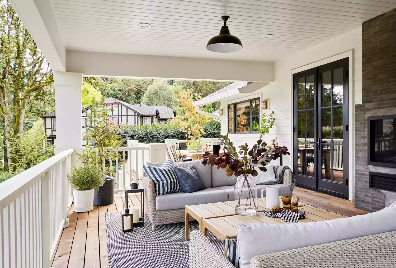 25 Budget-Friendly Porch Ceiling Ideas That'll Transform Your Outdoor Space 23 Mix Lighting