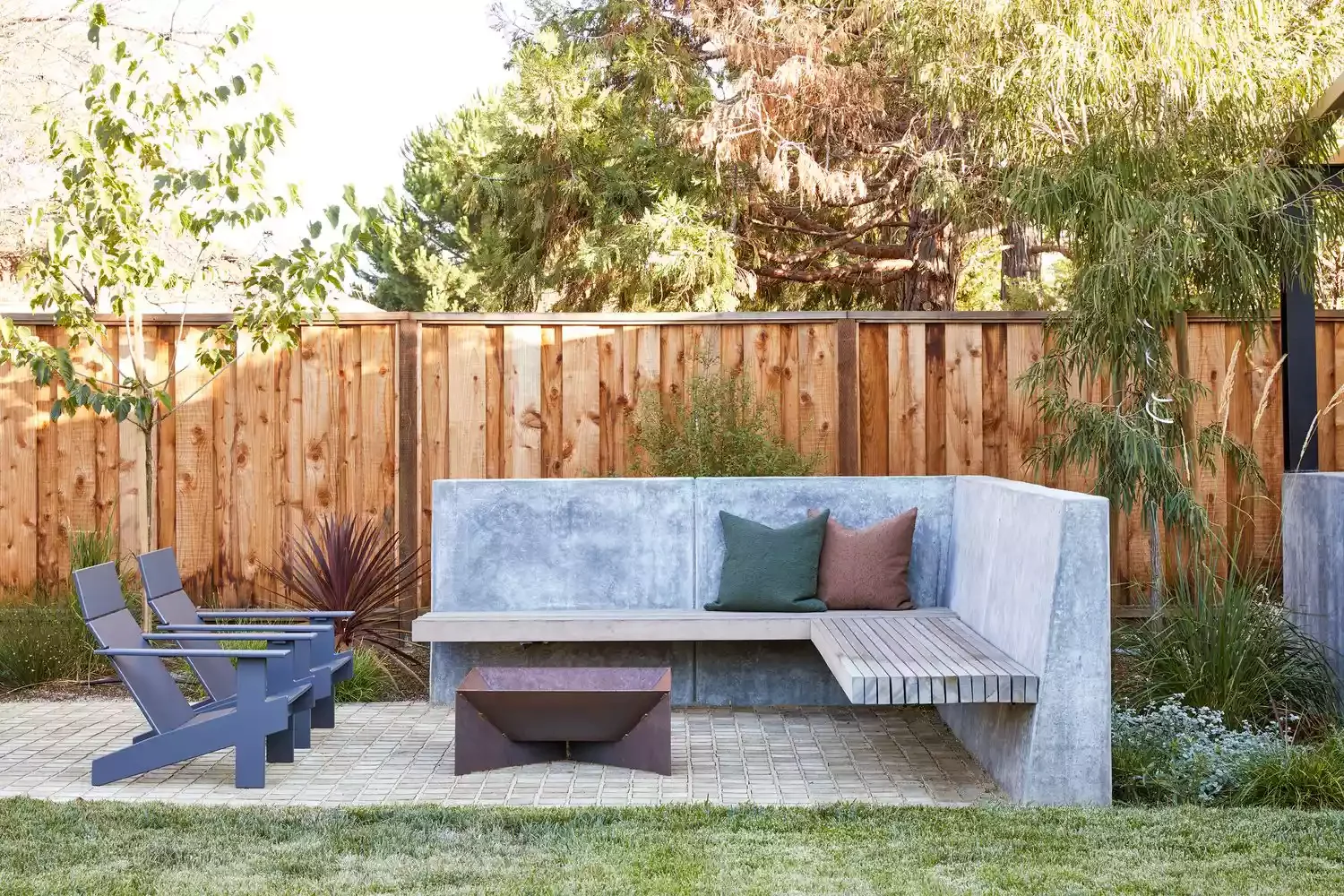 54 Small Patio Ideas That Will Transform Your Outdoor Space Mix Materials