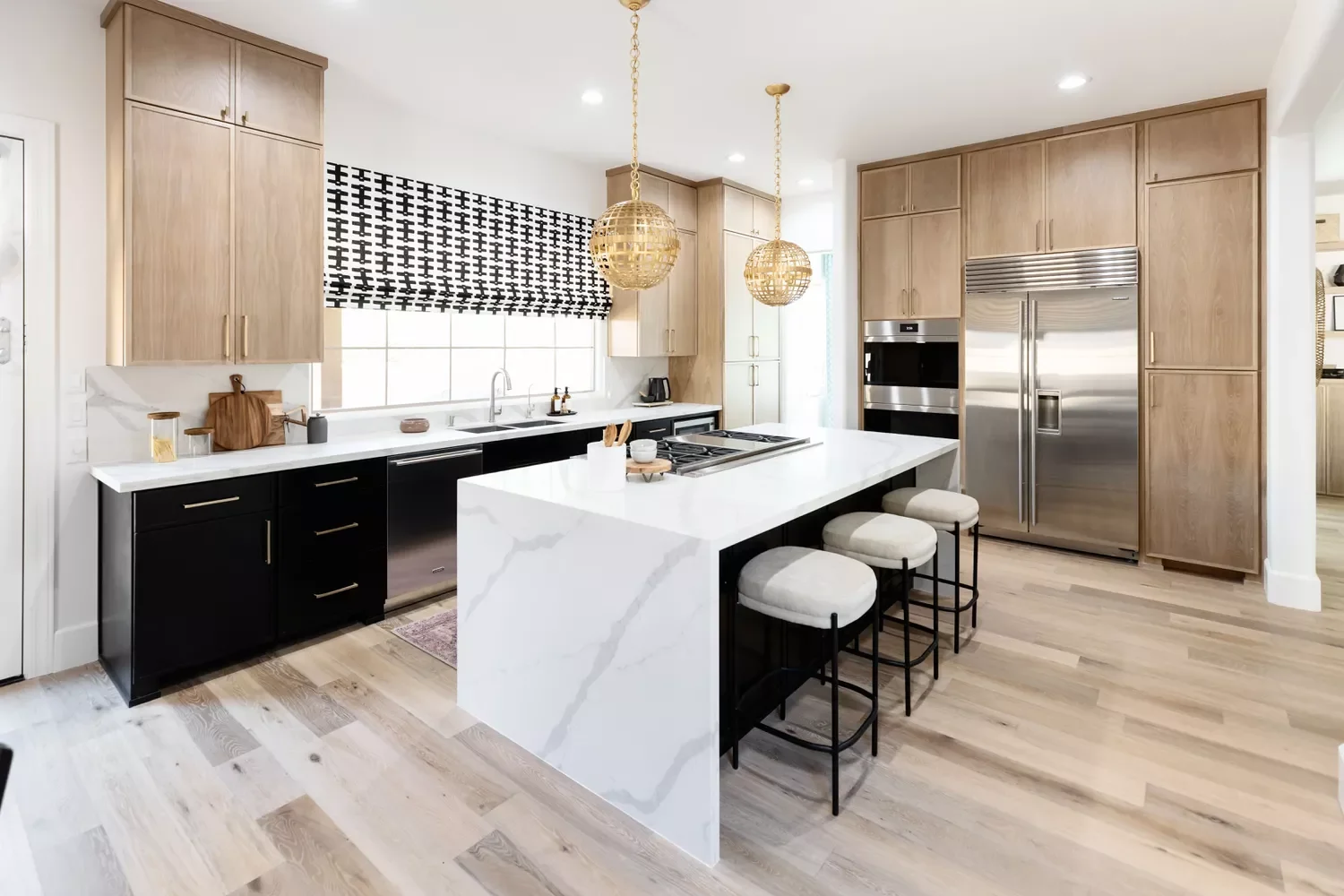 43 Stunning Midcentury Modern Kitchen Ideas to Transform Your Space 35 Mix Metal Tones