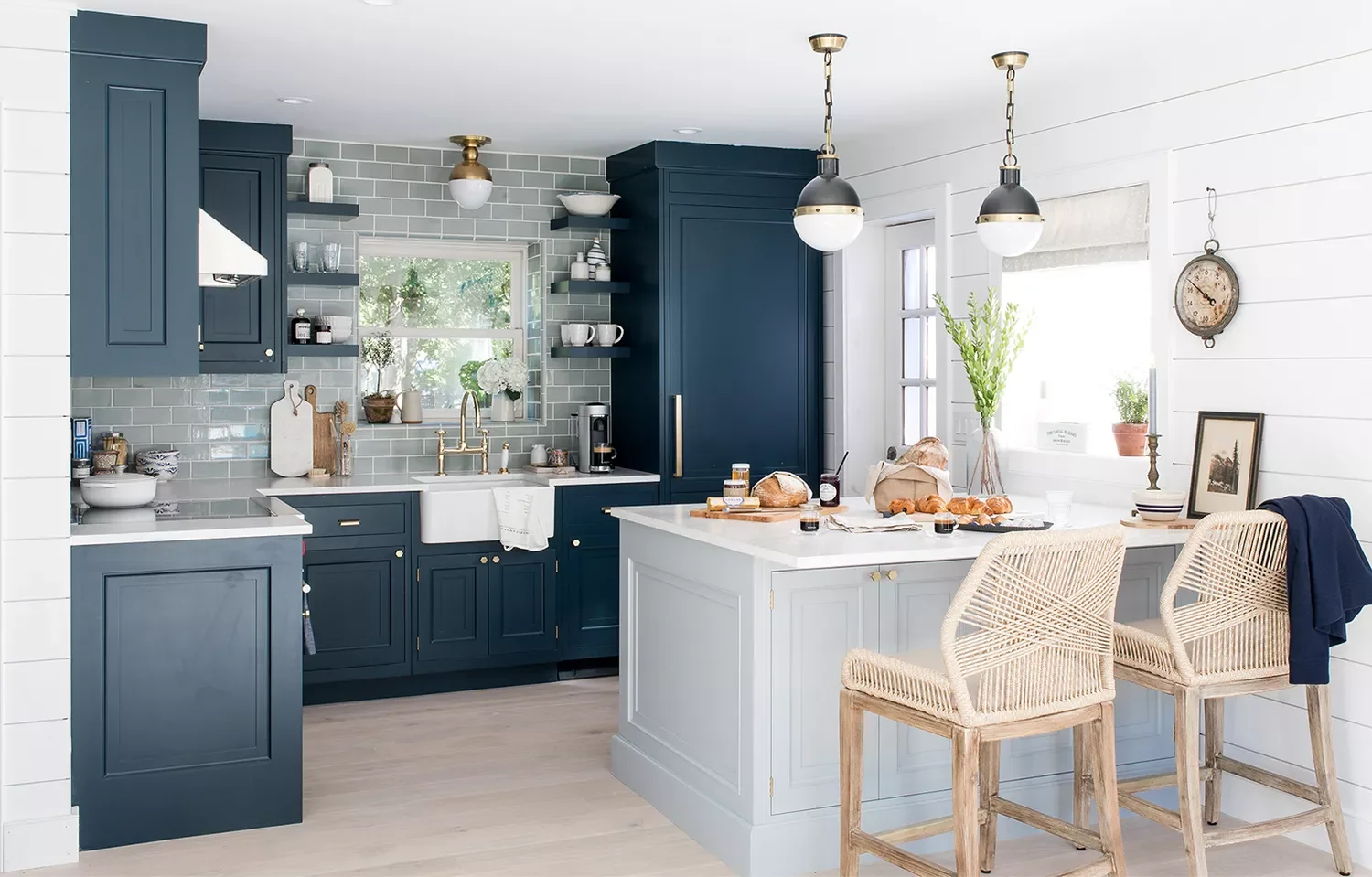 20 Beautiful Coastal Kitchen Designs That Will Transform Your Home 15 Mix Navy + Gray
