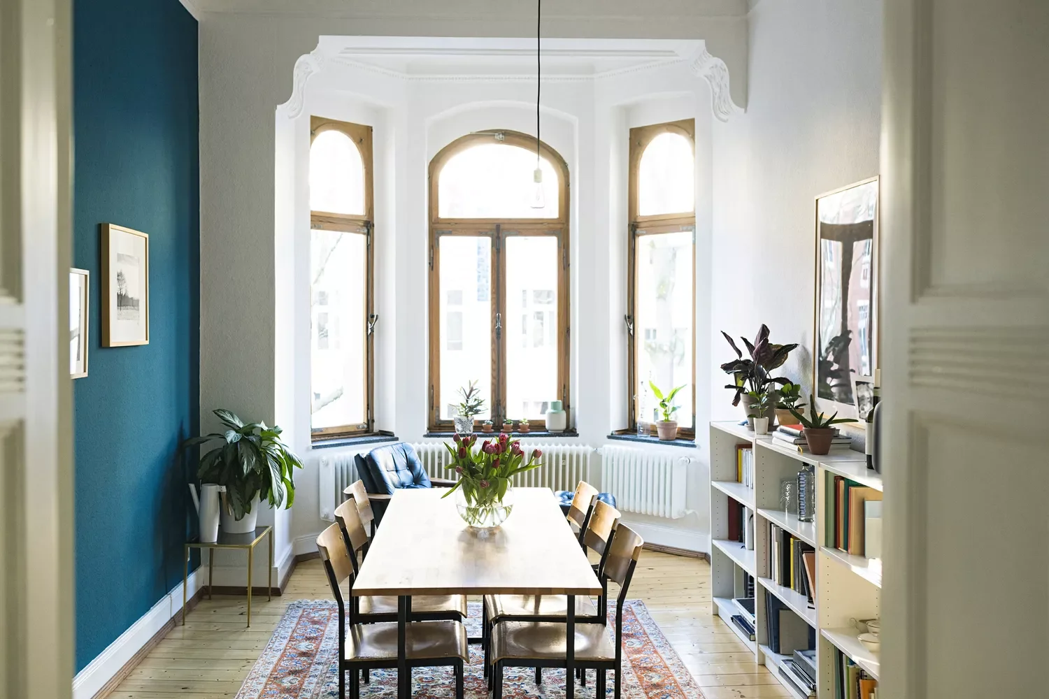 45 Brilliant Bay Window Ideas That Will Transform Your Home 21 Mix Painted and Natural Wood