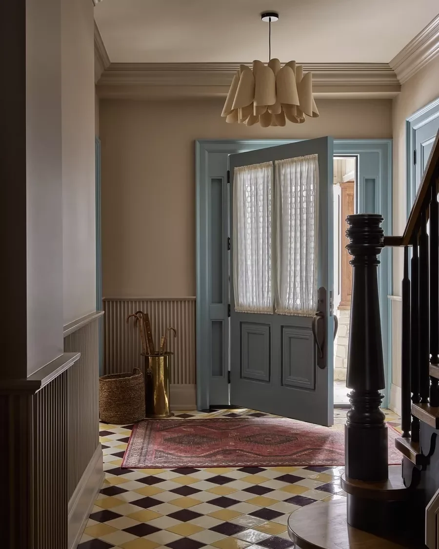 25 Stunning Entryway Rug Ideas That Create Unforgettable First Impressions 14 Mix Pattern and Color