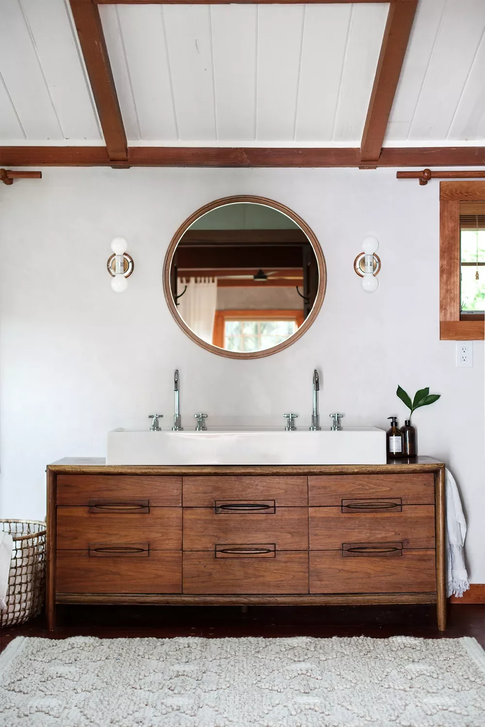 32 Stunning Modern Farmhouse Bathroom Ideas for Timeless Style 24 Mix Periods and Styles