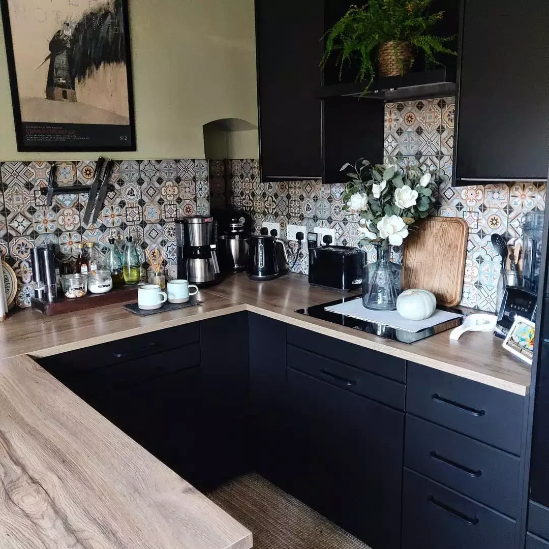 23 Stunning Sage Green Kitchen Ideas That Never Go Out of Style 19 Mix Sage Walls With a Patterned Backsplash
