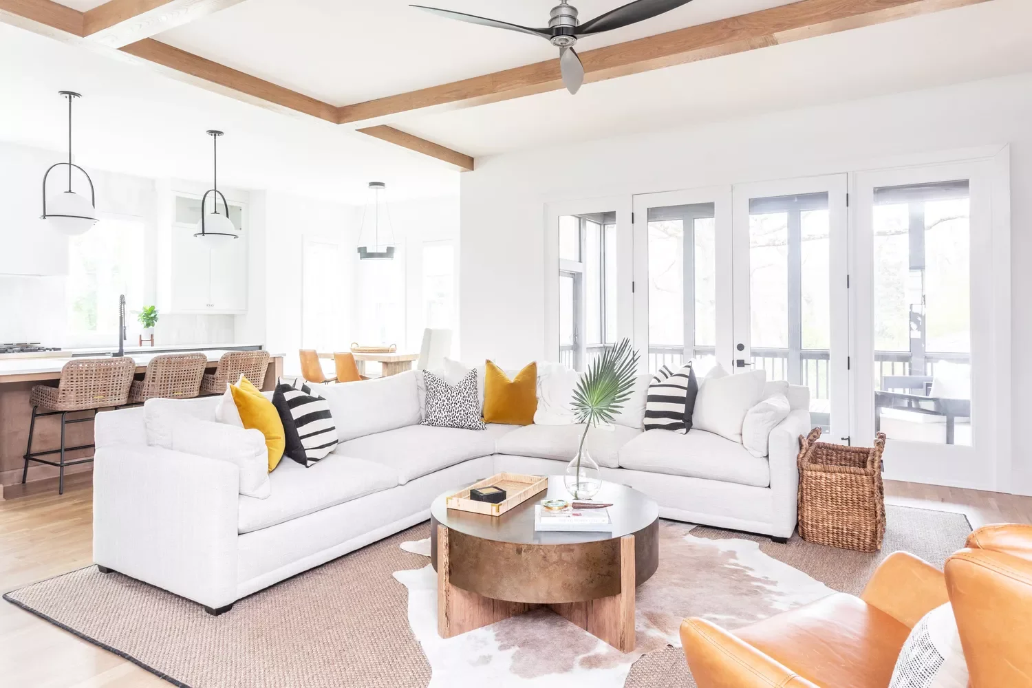 30 Gorgeous Living Room Rug Ideas That Will Transform Your Space This Year Mix Things Up