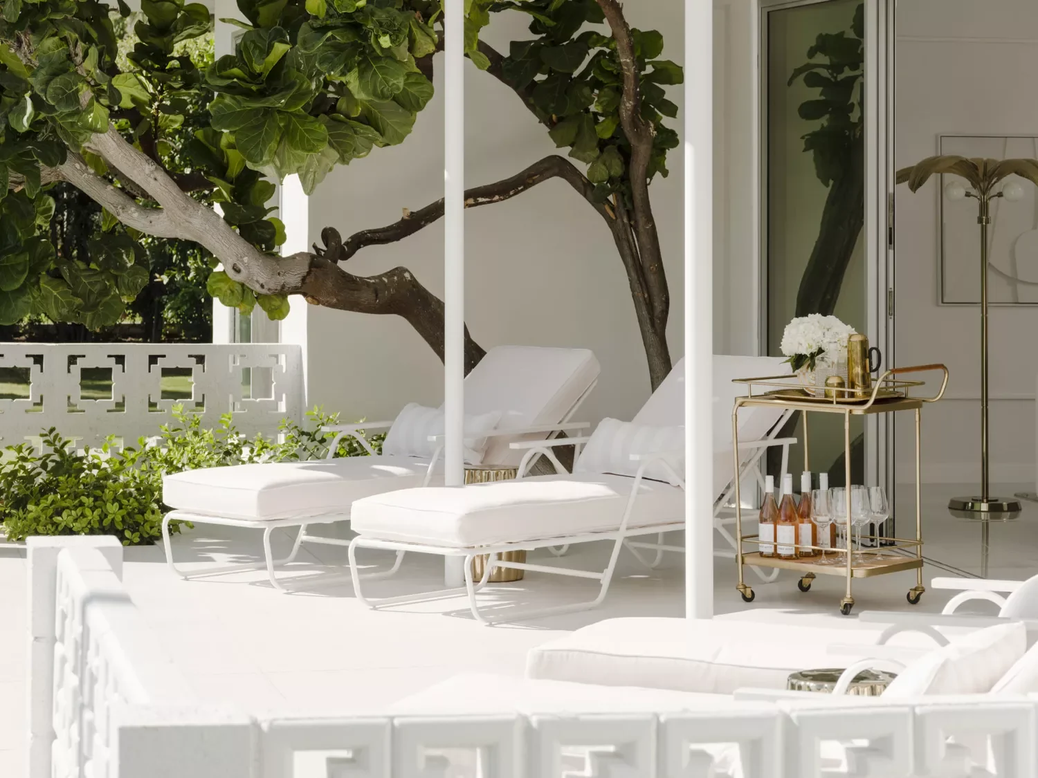 32 Stunning Ways to Transform Your Backyard Into a Personal Oasis 23 Mix White and Gold