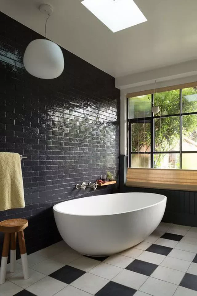 31 Stunning Black Bathroom Ideas That Create the Ultimate Stylish Retreat 15 Mix With White