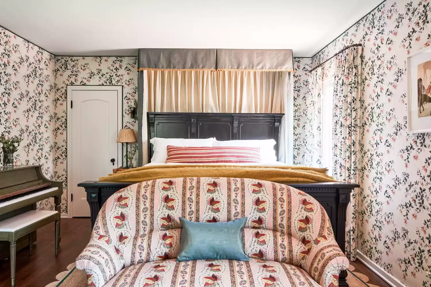 22 Beautiful Ways to Bring Botanical Prints Into Your Home Design 14 Mix Your Botanical Prints
