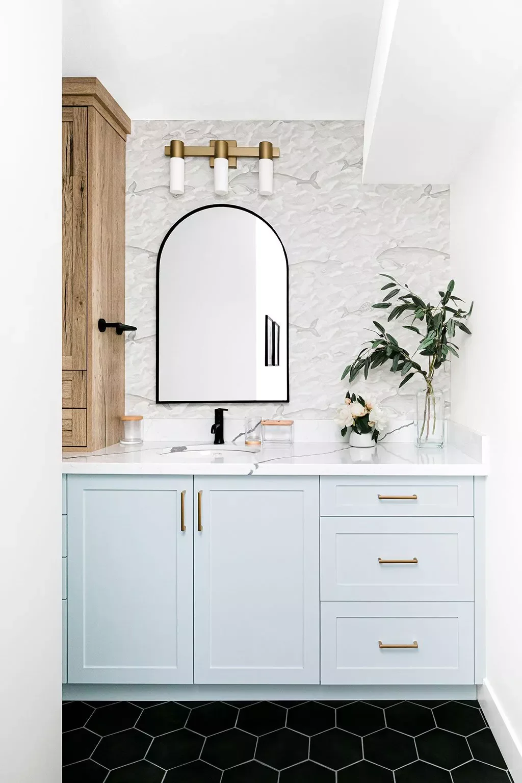 15 Stunning Mirror Lighting Ideas That Will Transform Your Bathroom 16 Mix Your Metals