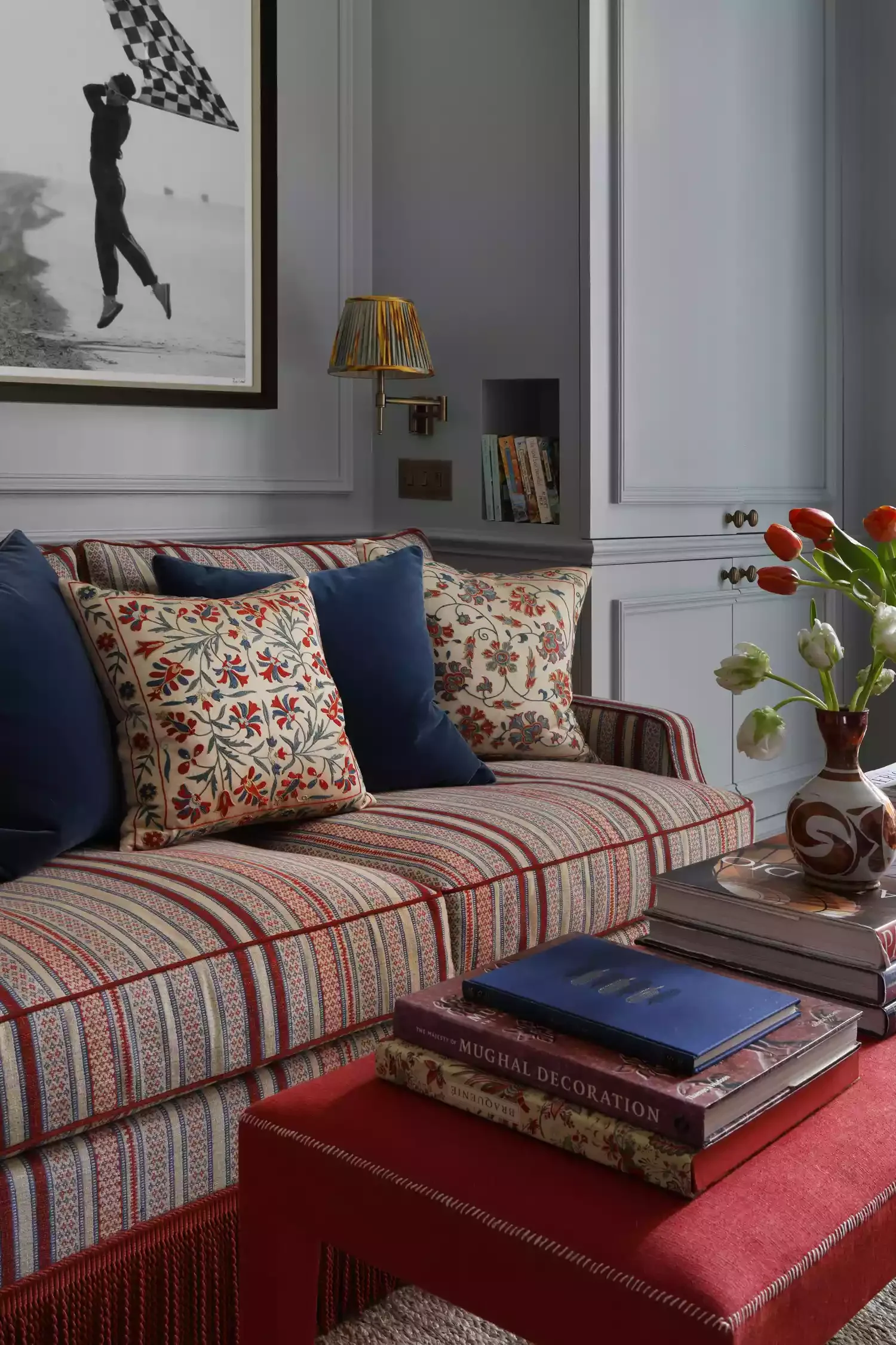 34 Classic Living Room Ideas That Never Go Out of Style Mix and Match Patterns