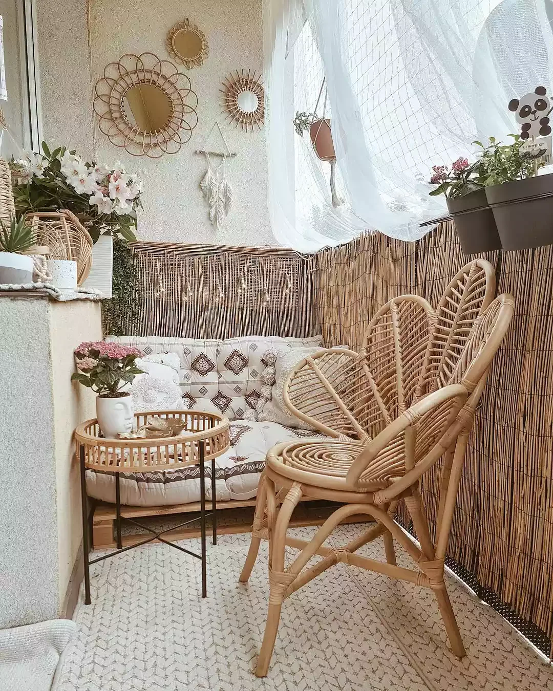 22 Creative Ways to Add Privacy to Your Balcony Space 11 Mix and Match
