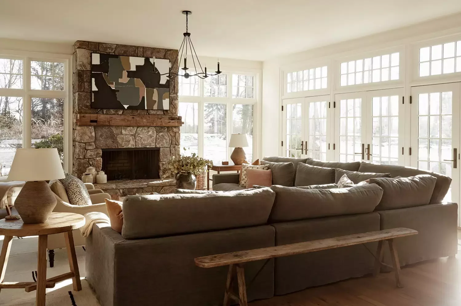 25 Brilliant Ways to Master Transitional Living Room Design 20 Mix in Rustic Features