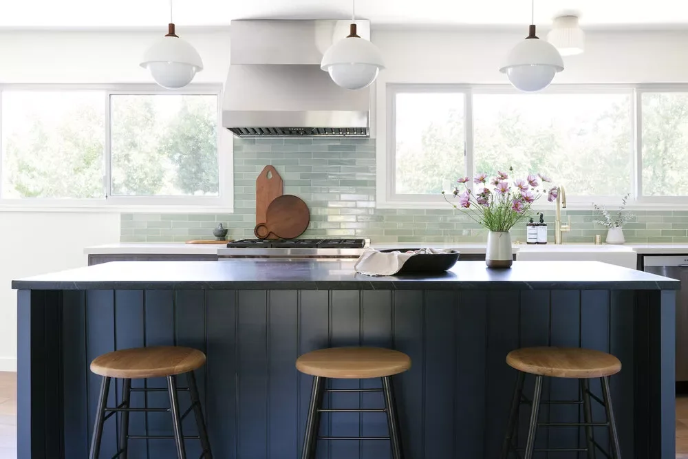 20 Beautiful Coastal Kitchen Designs That Will Transform Your Home 9 Mix with Modern Farmhouse