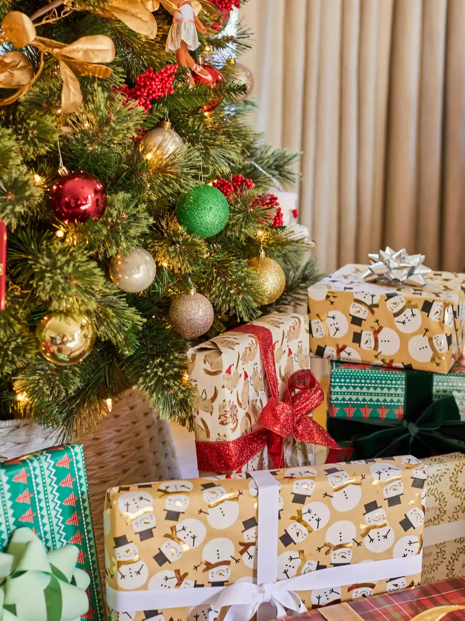 60 Stunning Christmas Tree Ideas to Transform Your Home This Holiday Season 11 Mixed Ball Ornaments