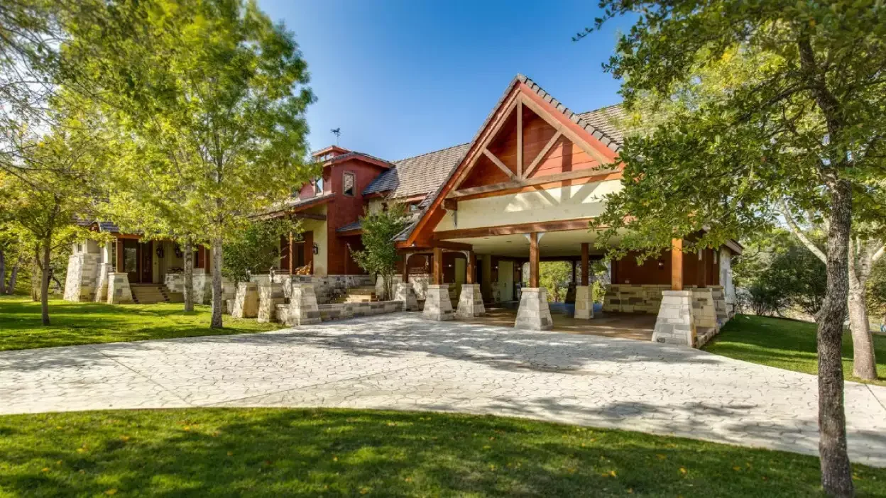 23 Brilliant Carport Designs That Perfectly Merge Beauty and Practicality 14 Mixed Materials Carport