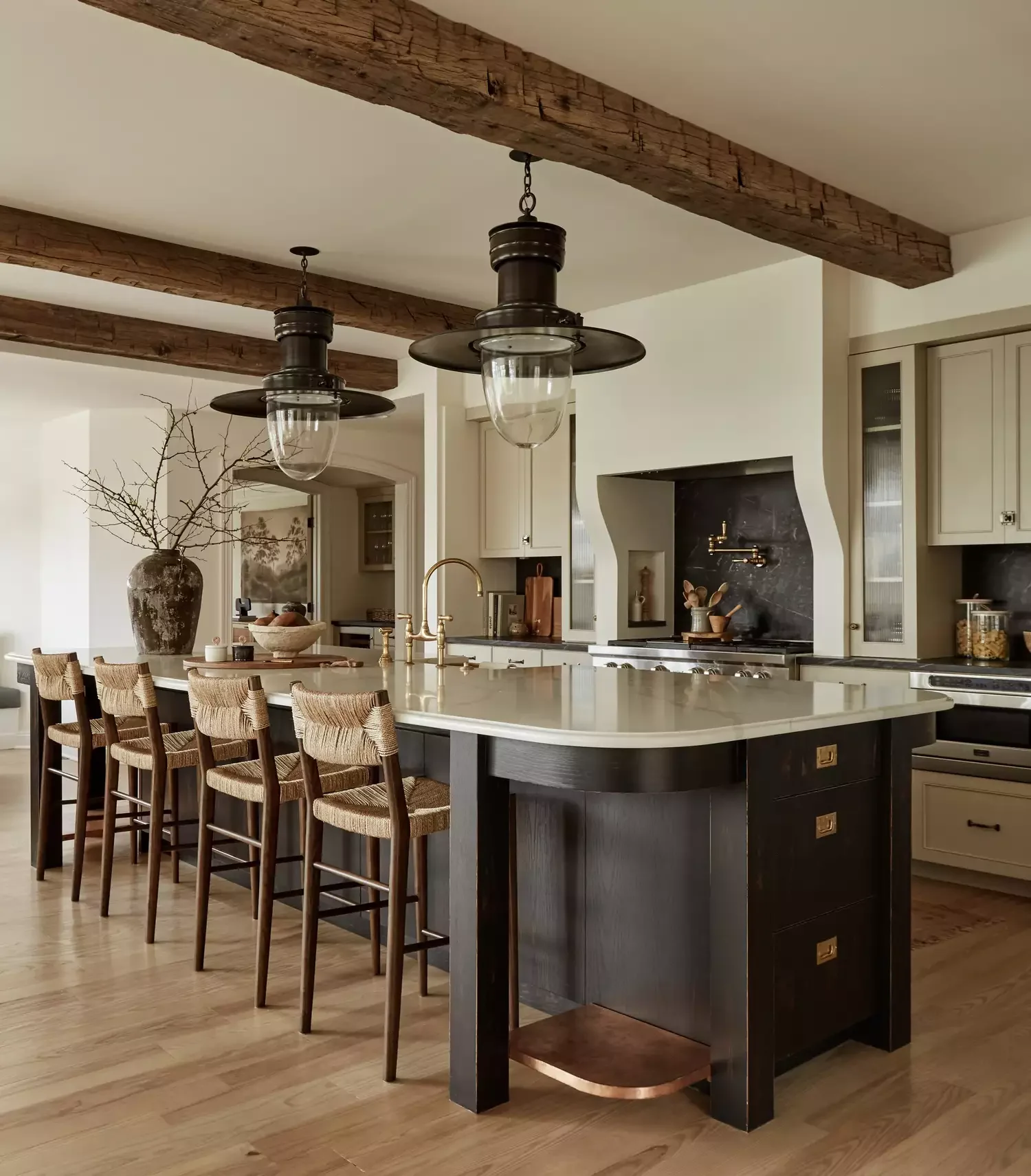 32 Modern Farmhouse Kitchen Ideas That'll Transform Your Cooking Space Mixed Materials in Modern Farmhouse Kitchen