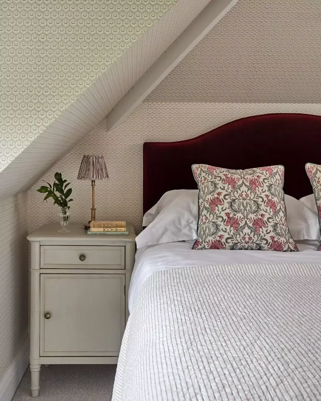 28 Brilliant Ways to Transform Your Low Sloped Ceiling Bedroom 18 Mixed Patterns