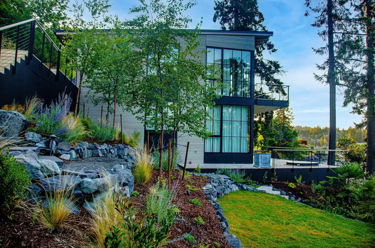 37 Stunning Retaining Wall Ideas to Transform Your Sloped Backyard Mixed Retaining Wall