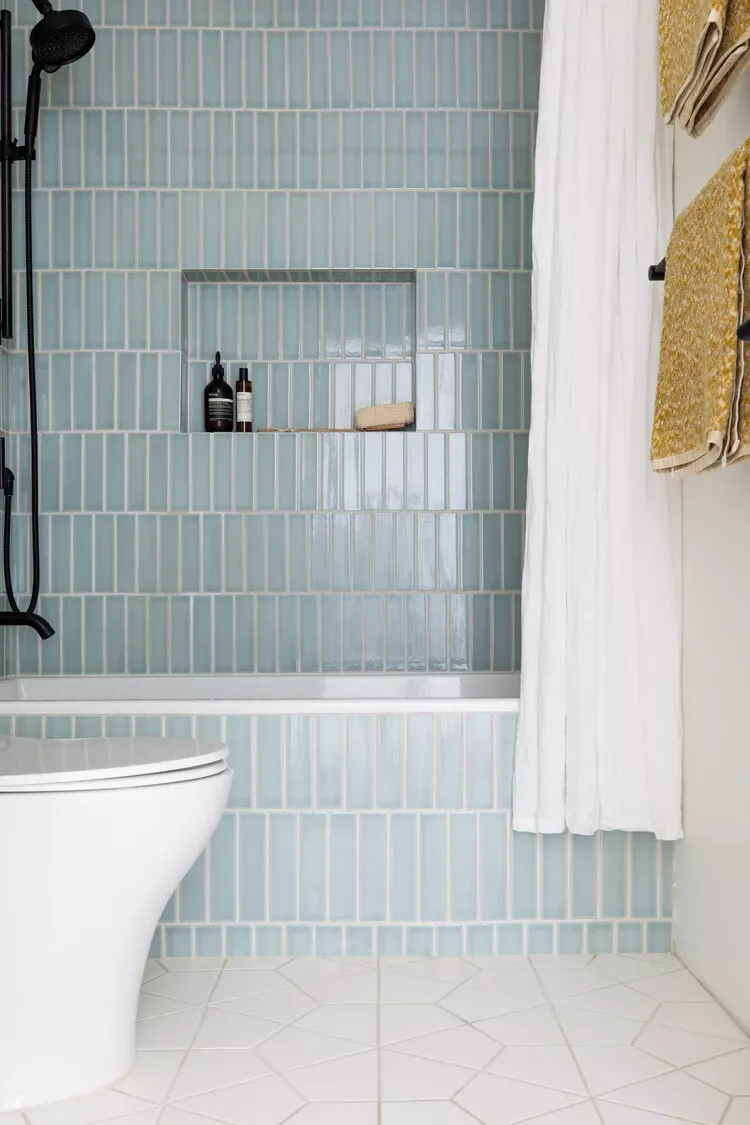 34 Stunning Blue Bathroom Ideas That Transform Your Space Into a Relaxing Retreat 7 Modern Blue Bathroom