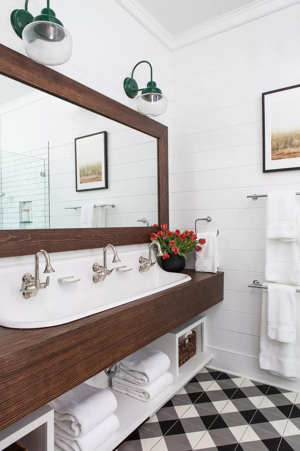 39 Stunning Shiplap Bathroom Design Ideas: From Farmhouse Charm to Modern Elegance 39 Modern Farmhouse Bathroom