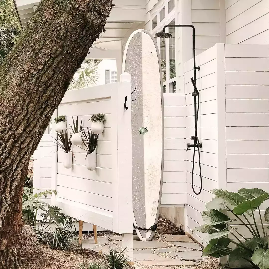 34 Stunning Outdoor Shower Ideas to Transform Your Backyard Oasis 9 Modern Farmhouse Outdoor Shower