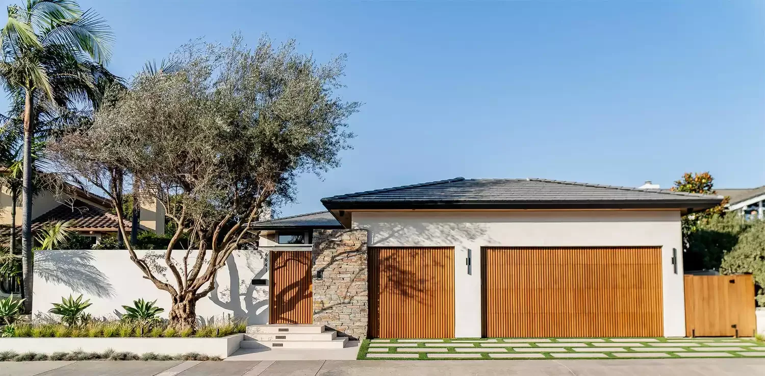 Modern Grass and Pavers