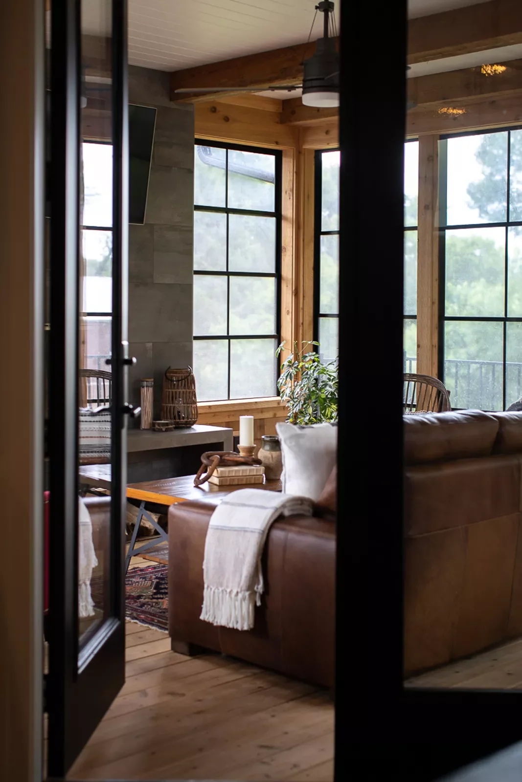 48 Cozy Small Sunroom Ideas That Will Transform Your Space 8 Modern Rustic Sunroom