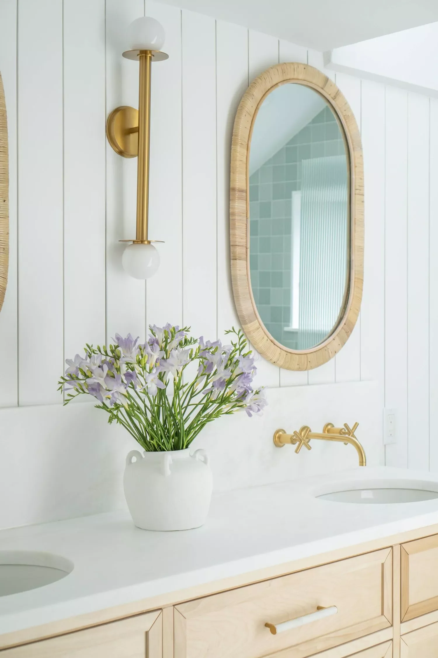 39 Stunning Shiplap Bathroom Design Ideas: From Farmhouse Charm to Modern Elegance 10 Modern Shiplap Bathroom