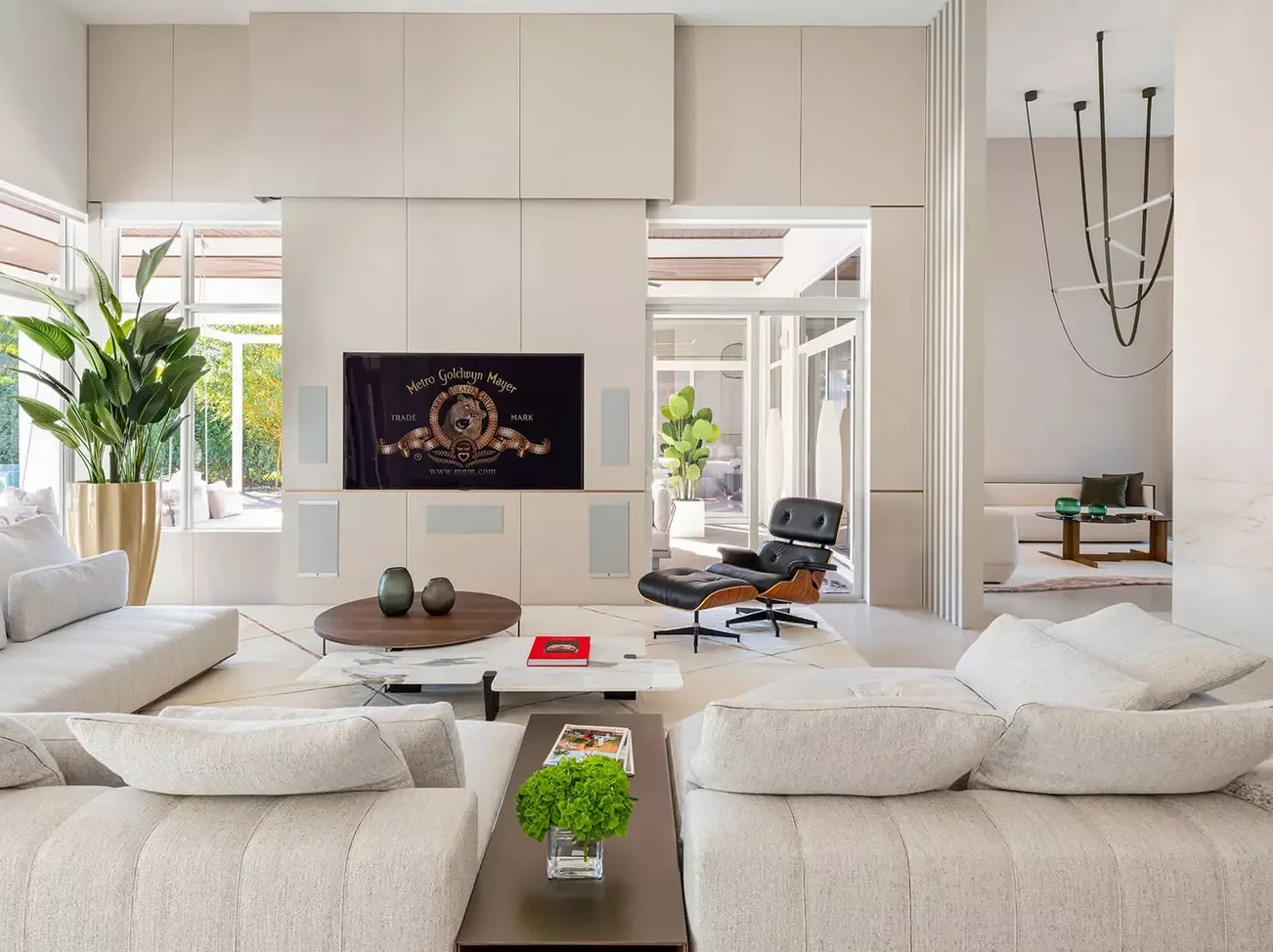 35 Stylish TV Wall Ideas That Transform Your Living Space 26 Modern TV Wall