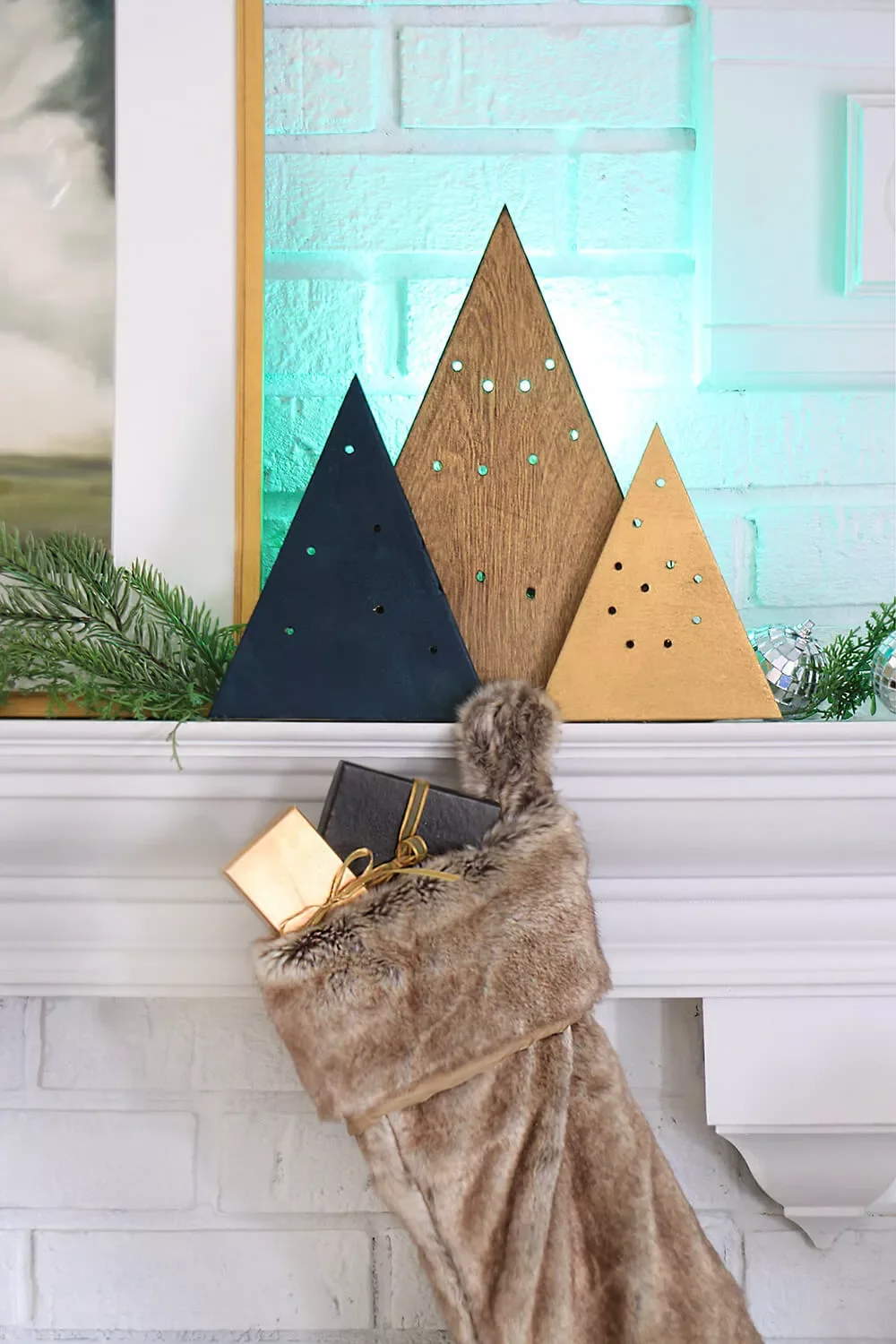 32 Stunning Christmas Wall Decorating Ideas to Transform Your Home Into a Holiday Haven 22 Modern Tree Decor
