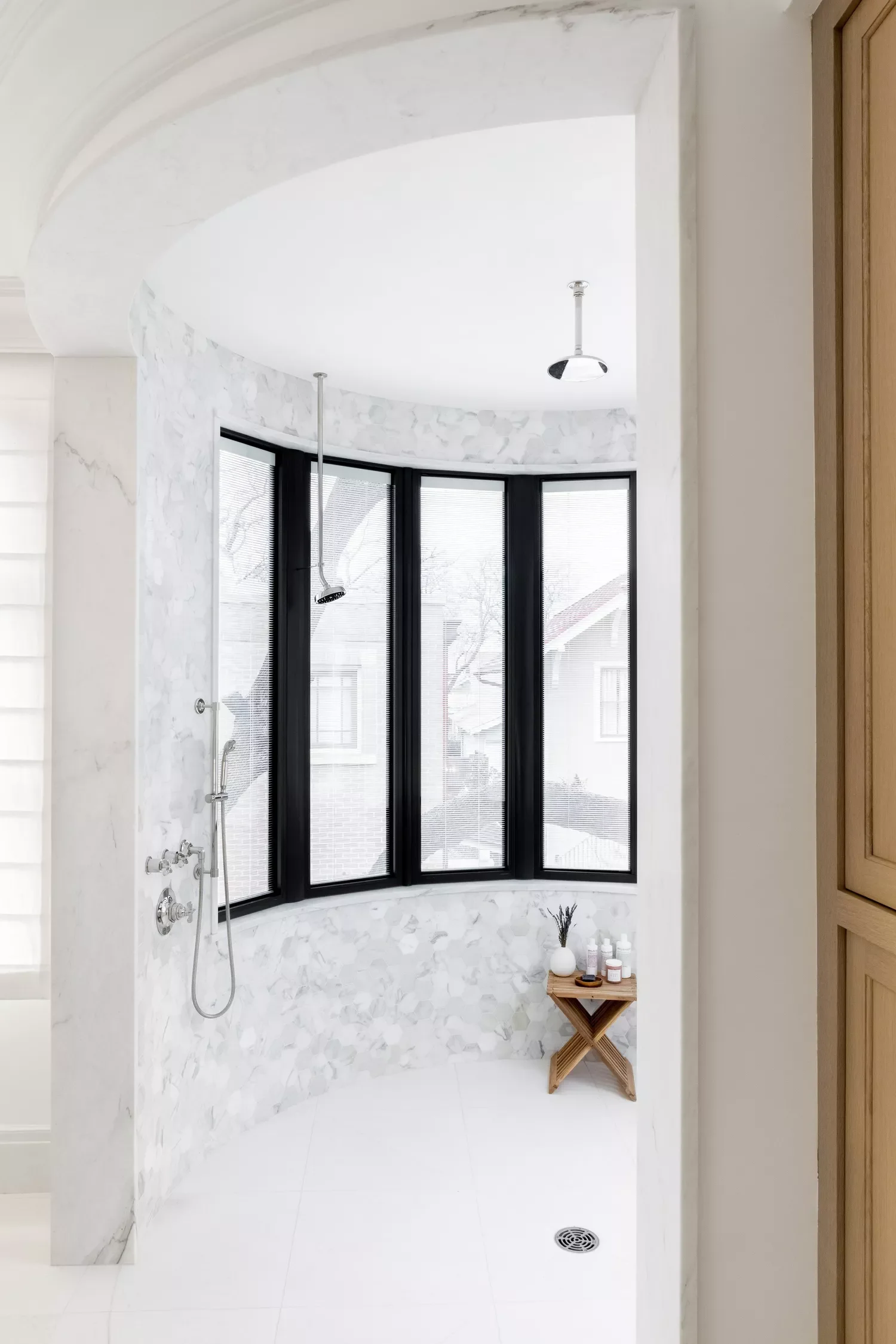 50 Luxurious Bathroom Ideas to Create Your Perfect Self-Care Sanctuary 5 Modern Victorian Bathroom