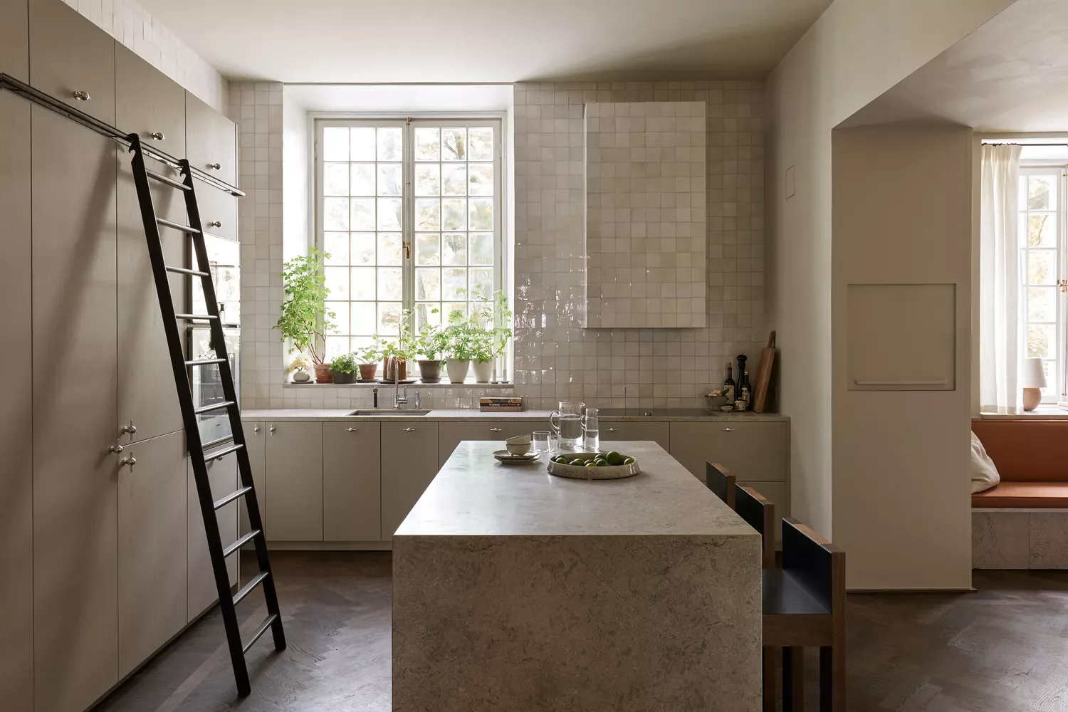64 Stunning Kitchen Cabinet Ideas to Transform Your Space Monochromatic Design