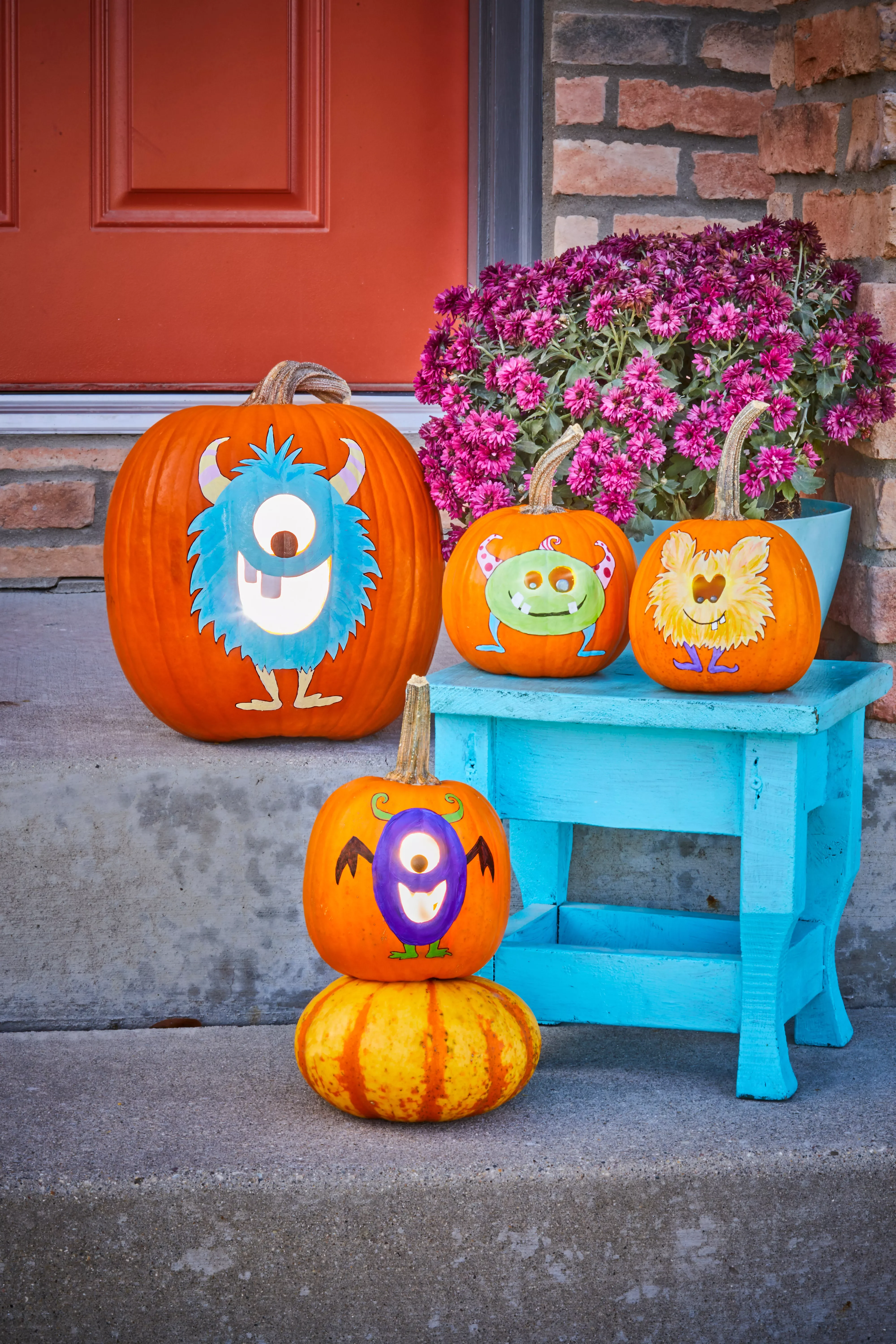 31 Spooky Halloween Front Porch Decorating Ideas for Fall 26 Monstrous Halloween Porch Idea