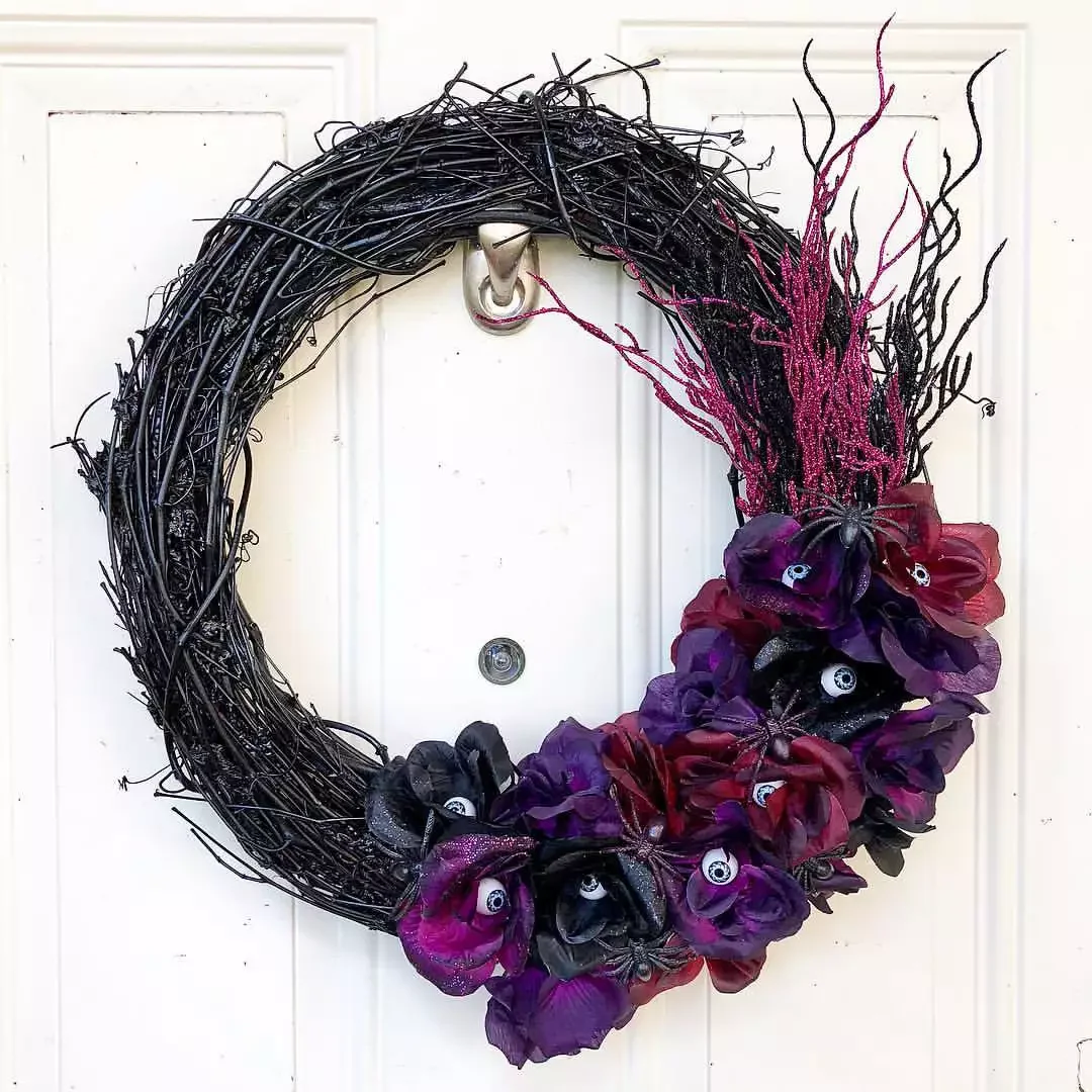 45 Spooktacular Halloween Wreath Ideas That Will Make Your Front Door the Neighborhood's Favorite Stop 35 Moody Halloween Wreath