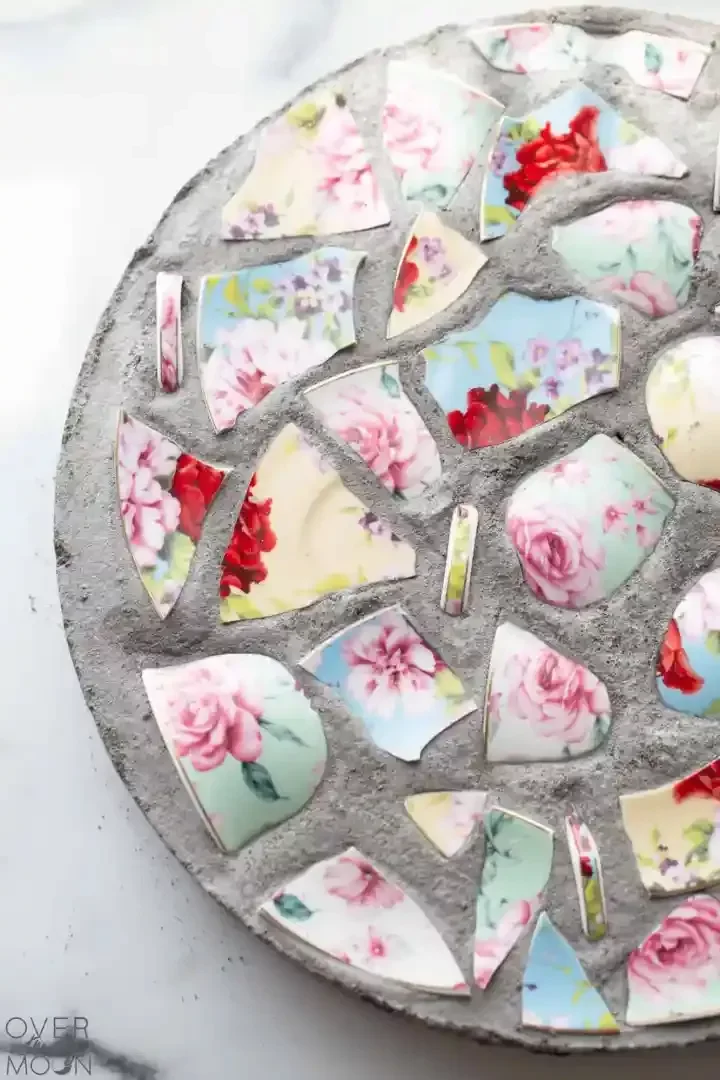 22 Creative DIY Mosaic Projects to Transform Your Home 7 Mosaic Garden Stones