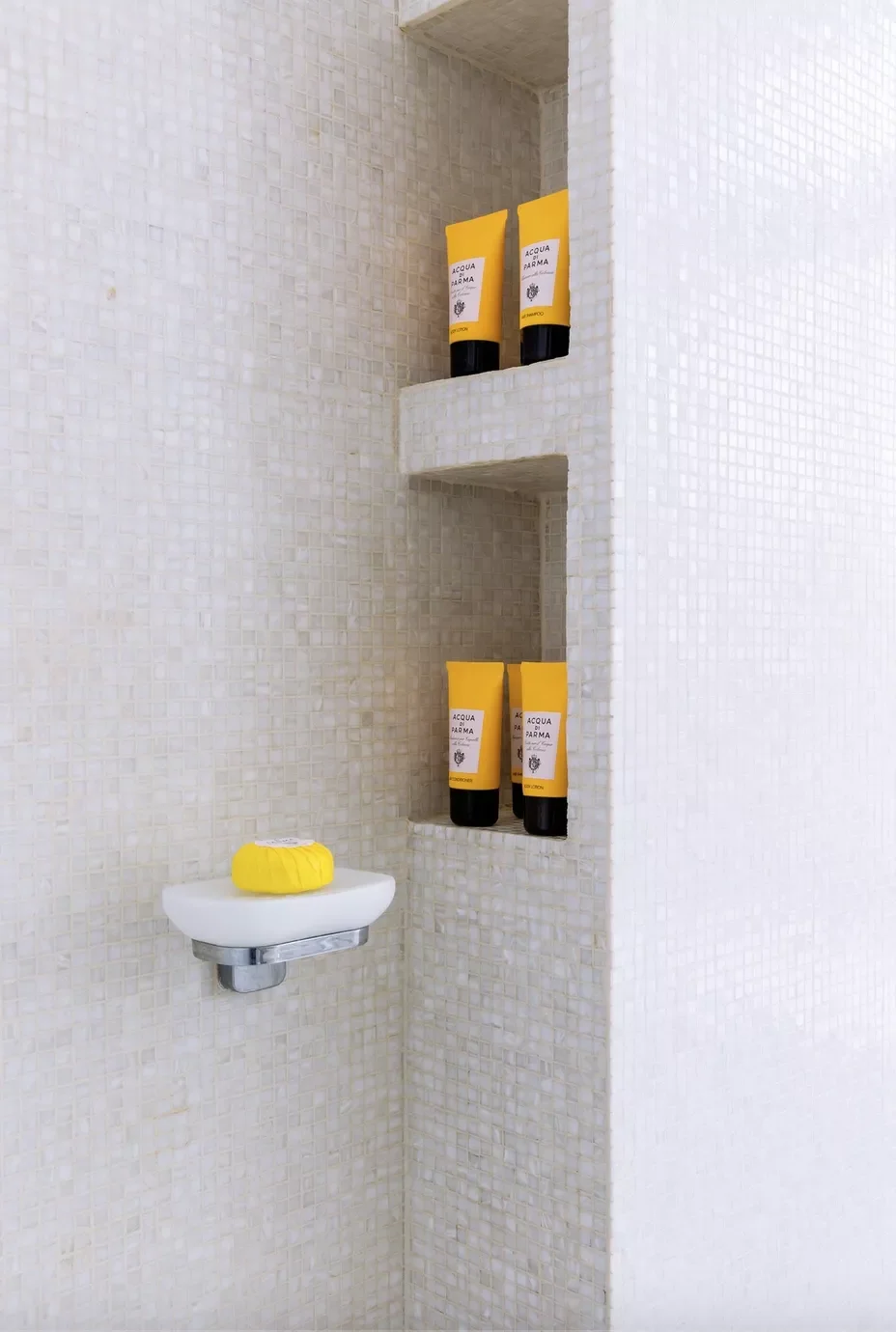 28 Stylish Shower Niche Ideas That'll Transform Your Bathroom Storage 23 Mosaic Tile Niche